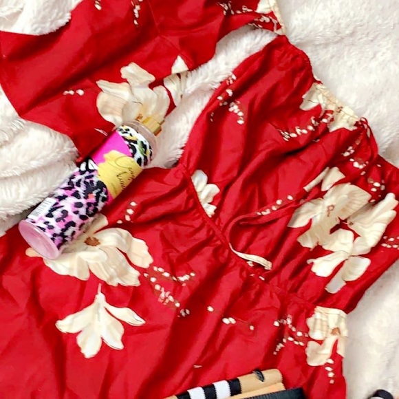 Red - Picture 2 of 4